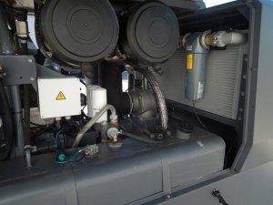 KOMPRESOR-ATLAS-COPCO-XAHS237-12BAR-2012r-14m3-min-OSUSZACZ-Cisnienie-maksymalne-12-bar