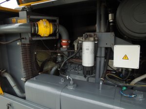 KOMPRESOR-ATLAS-COPCO-XAHS237-12BAR-2012r-14m3-Typ-kompresor-olejowy