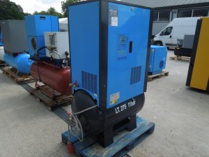 SPREZARKA-SRUBOWA-ABAC-GE10-7-5Kw-ZBIORNIK-Zawiera-baterie-nie
