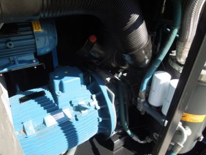 KOMPRESOR-SRUBOWY-ALUP-LARGO-90-90Kw-2012r-WYMIENNIK-CIEPLA-Marka-bez-marki