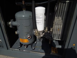 SPREZARKA-SRUBOWA-ATLAS-COPCO-GA22FF-22Kw-2010r-OSUSZACZ-Marka-Atlas-Copco
