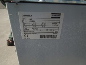 SPREZARKA-SRUBOWA-ATLAS-COPCO-GA22FF-22Kw-2010r-OSUSZACZ-Model-GA22FF