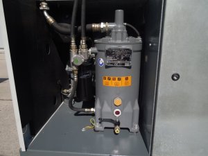 SPREZARKA-SRUBOWA-ATLAS-COPCO-GA22VSDFF-22Kw-FALOWNIK-OSUSZACZ-Marka-Atlas-Copco