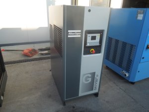 SPREZARKA-SRUBOWA-ATLAS-COPCO-GA7VSDFF-7-5Kw-2014r