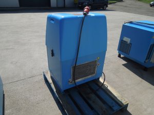 SPREZARKA-SRUBOWA-COMPAIR-L07-7-5KW-2008r-Kod-producenta-Compair