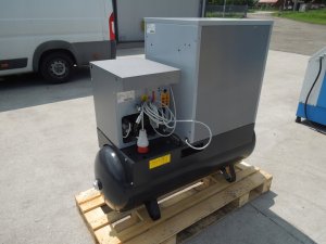 KOMPRESOR-SRUBOWY-CREEMERS-RCA3-3Kw-DEMO-2023r-Zawiera-baterie-nie