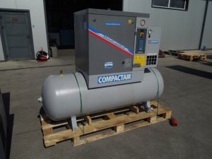 KOMPRESOR-SRUBOWY-CREEMERS-RCA7-5-7-5kw-ZBIORNIK-500L-OSUSZACZ-2017r