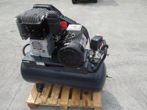 SPREZARKA-TLOKOWA-AEROTEC-4Kw-600L-min-2015r