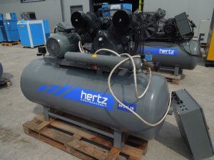 SPREZARKA-TLOKOWA-HERTZ-7-5Kw-956L-min-500L-2022r-10BAR-Kod-producenta-NIEMCY