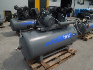 SPREZARKA-TLOKOWA-HERTZ-7-5Kw-956L-min-500L-2022r-10BAR