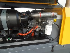 Kompresor-przewozny-ATLAS-COPCO-XAHS186-maszyna-z-chlodnica-koncowa-Moc-2-2-kW