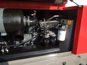 Kompresor-przewozny-ATLAS-COPCO-XAHS186-maszyna-z-chlodnica-koncowa-Cisnienie-maksymalne-10-bar