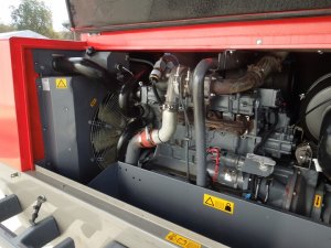 Kompresor-przewozny-ATLAS-COPCO-XAHS186-maszyna-z-chlodnica-koncowa-Moc-2-2-kW