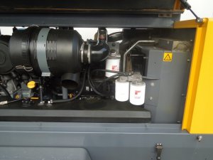 Kompresor-przewozny-ATLAS-COPCO-XAS186-maszyna-z-chlodnica-koncowa-Moc-2-2-kW