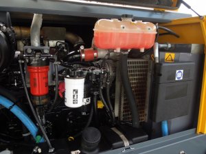 KOMPRESOR-ATLAS-COPCO-XAVS186-11-4m3-MIN-14BAR-2016r-OSUSZACZ-Model-XAVS-186