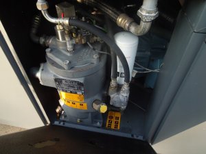 SPREZARKA-SRUBOWA-ATLAS-COPCO-GA18VSD-18-5Kw-FALOWNIK-Marka-Atlas-Copco