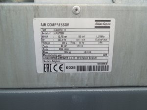 SPREZARKA-SRUBOWA-ATLAS-COPCO-GA90VSDFF-90Kw-2016r-Cisnienie-maksymalne-11-bar