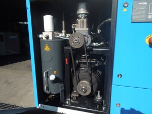 KOMPRESOR-SRUBOWY-ALMIG-5-5KW-NA-ZBIORNIKU-270L-Marka-VIBER-AIR