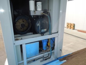 KOMPRESOR-SRUBOWY-ALUP-7-5KW-NA-ZBIORNIKU-270L-Z-OSUSZACZEM-15BAR-Marka-VIBER-AIR