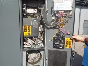 SPREZARKA-SRUBOWA-ATLAS-COPCO-GA11VSDFF-11Kw-FALOWNIK-OSUSZACZ-ZBIORNIK-270-Model-GA11VSDFF