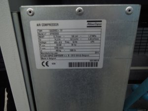 SPREZARKA-SRUBOWA-ATLAS-COPCO-GA22VSDFF-22Kw-FALOWNIK-OSUSZACZ-2014r-Cisnienie-maksymalne-8-bar