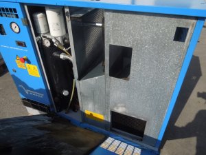 SPREZARKA-SRUBOWA-GRASSAIR-11Kw-maszyna-z-osuszaczem-i-falownikiem-Marka-B-D